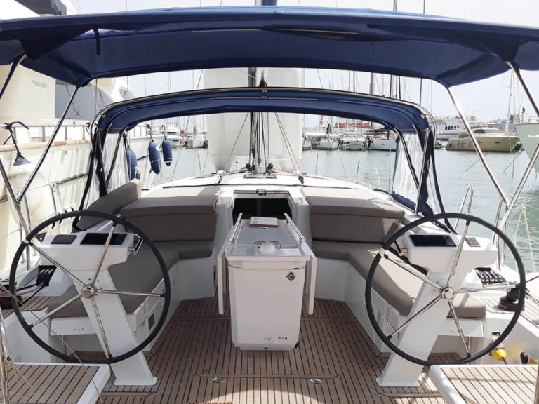 Verhuur Zeilboot Bénéteau met vaarbewijs