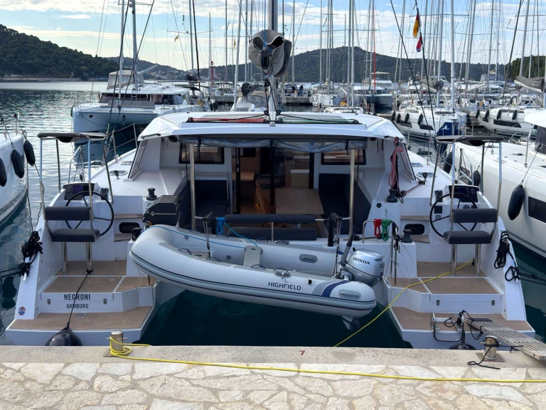 Catamaran te huur in Rogoznica voor de beste prijs