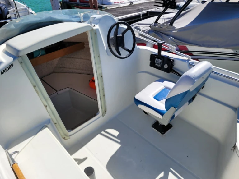 Huur Motorboot met of zonder schipper Quicksilver in La Tour-du-Meix