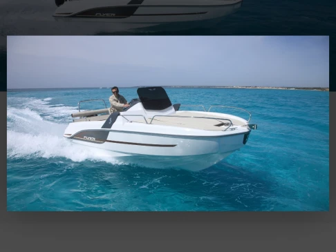 Verhuur Motorboot Bénéteau met vaarbewijs