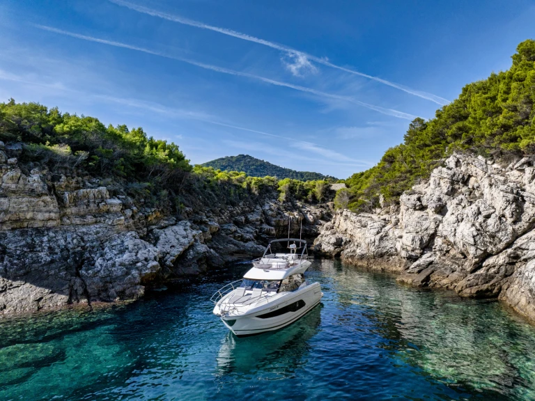 Bootverhuur Jeanneau Prestige 420 Fly in Dubrovnik via SamBoat