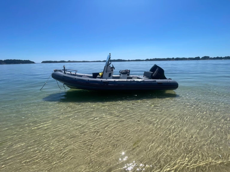Verhuur RIB in Baden - Zodiac Pro 7
