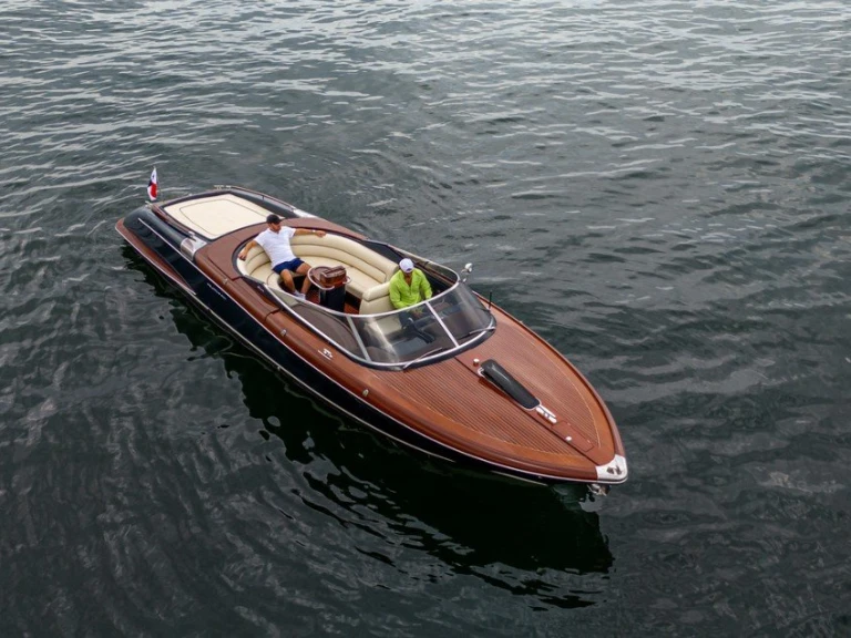 Bootverhuur Riviera 33' in Panama City Beach via SamBoat