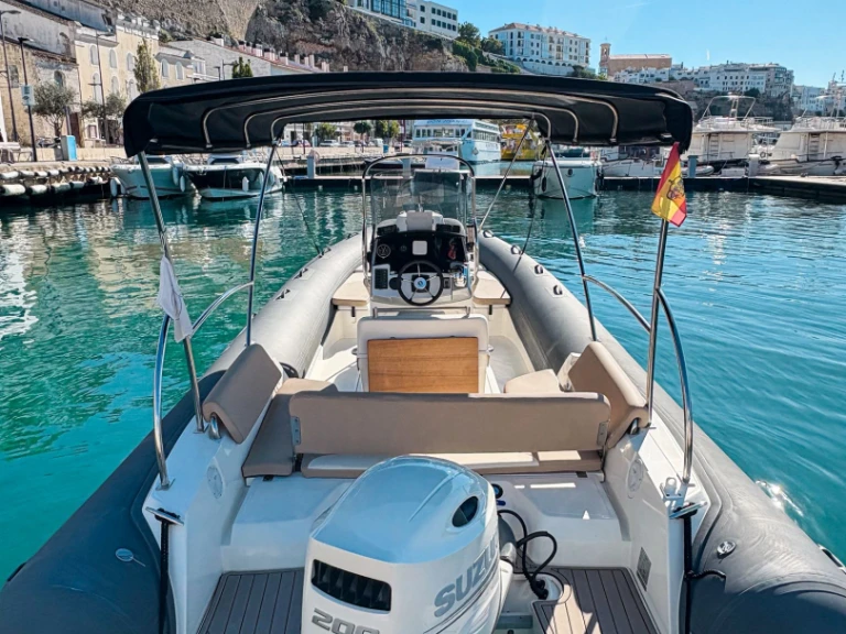 Verhuur Motorboot Bwa met vaarbewijs