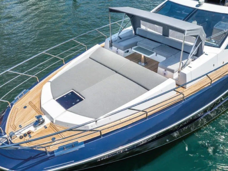 Verhuur Jacht Azimut met vaarbewijs