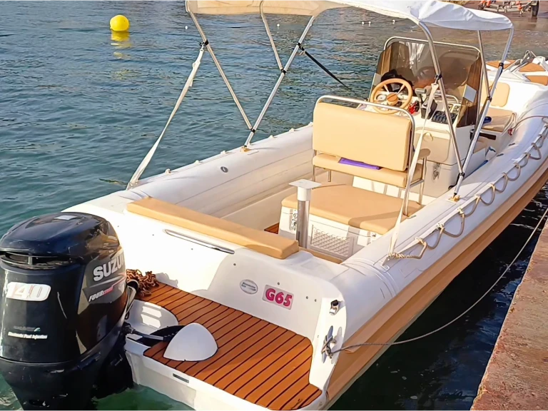 Huur een Gommonautica Gommonautica G65 in Playa Sa Punta