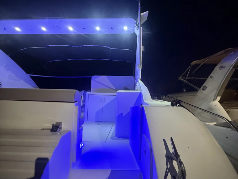 Bootverhuur Trojan Carver 440 in Terracina via SamBoat