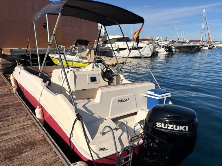 Motorboot te huur in Sant Antoni de Portmany voor de beste prijs