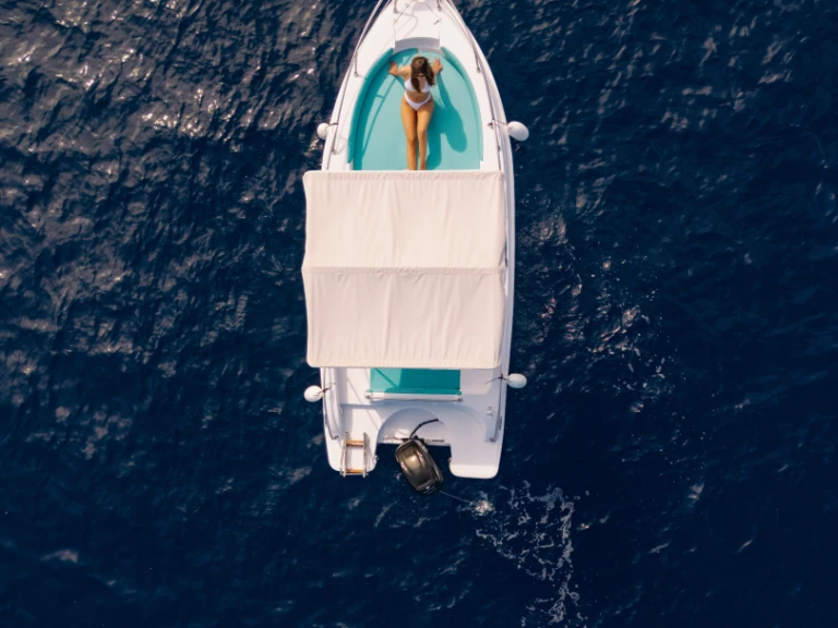Huur Motorboot met of zonder schipper blumax 19 pro in Taormina