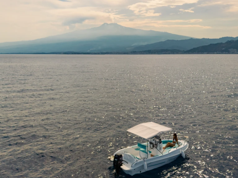 Bootverhuur blumax 19 pro Blumax 19 Pro in Taormina via SamBoat