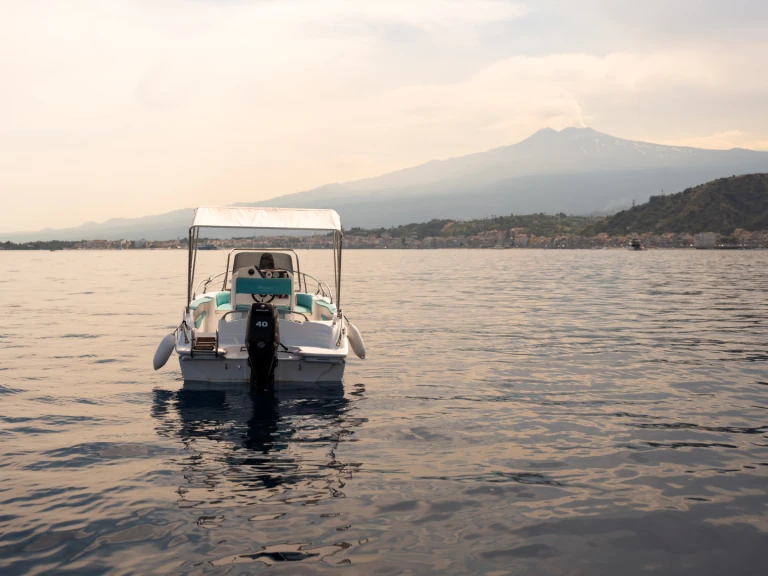 Motorboot te huur in Taormina voor de beste prijs