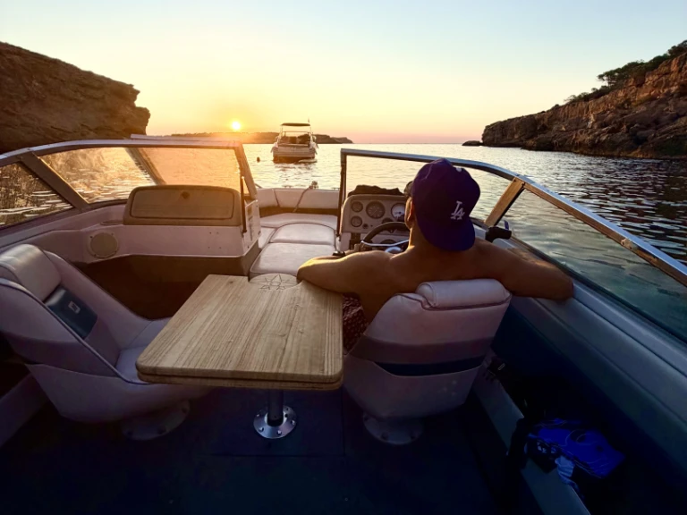 Four Winns Freedom 180 te huur van particulier of professional in Sant Antoni de Portmany