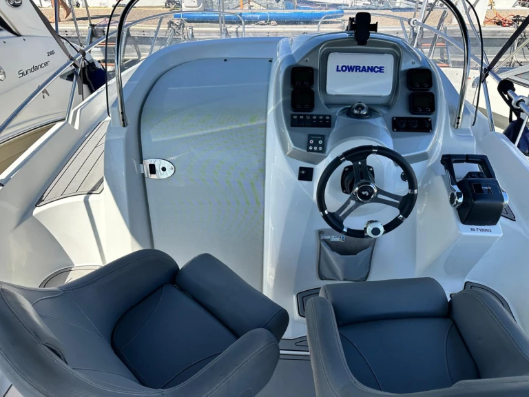 Huur Motorboot met of zonder schipper Bénéteau in Mandelieu-la-Napoule