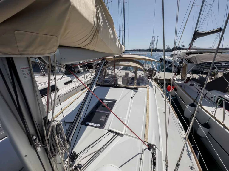 Bootverhuur Jeanneau Sun Odyssey 449 in Pula via SamBoat