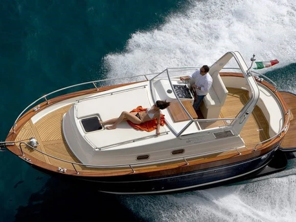 Motorboot te huur in Castellammare di Stabia voor de beste prijs