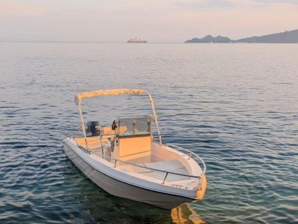 Huur een Capelli Cap16 in Porto Turistico Internazionale Di Rapallo
