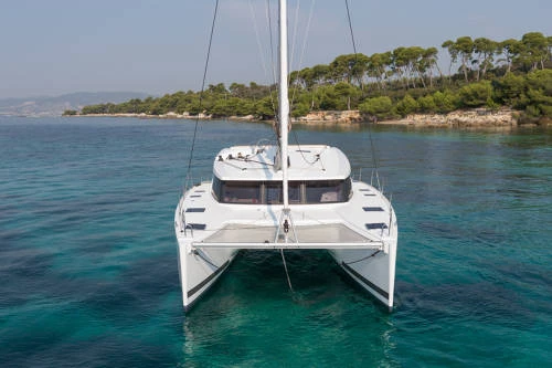 Verhuur Catamaran Fountaine Pajot met vaarbewijs
