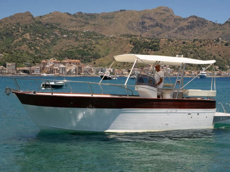 Verhuur Motorboot in Giardini-Naxos - viveur 28 open