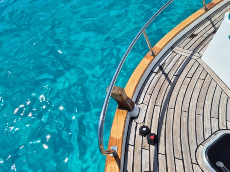 Huur een Capeador 43 in Cala Canutells