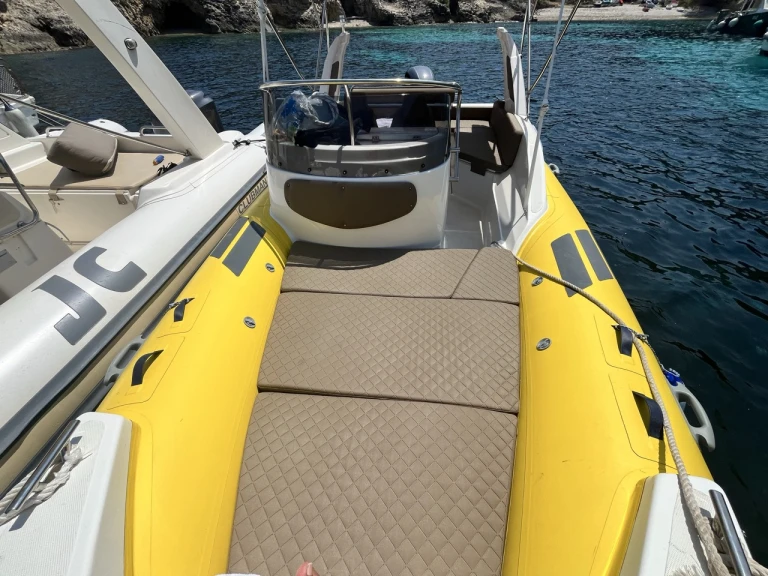 Bootverhuur Aquamax B23F in Hvar via SamBoat