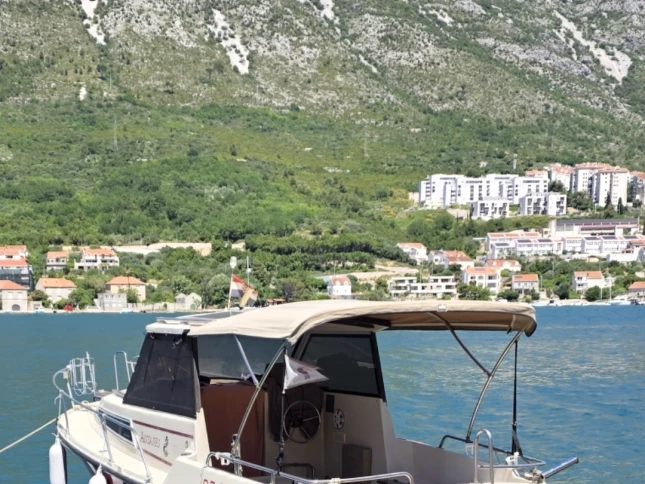 Huur Motorboot met of zonder schipper Bénéteau in Dubrovnik