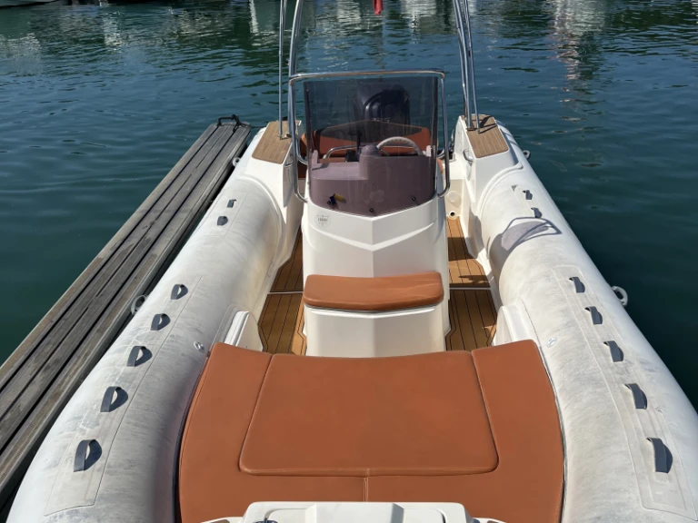 Huur een Capelli Tempest 700 in Marseille