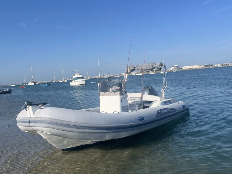 Huur een Capelli Tempest 626 in Port-Camargue