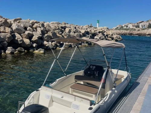 Bootverhuur Quicksilver Activ 505 Open in Marseille via SamBoat