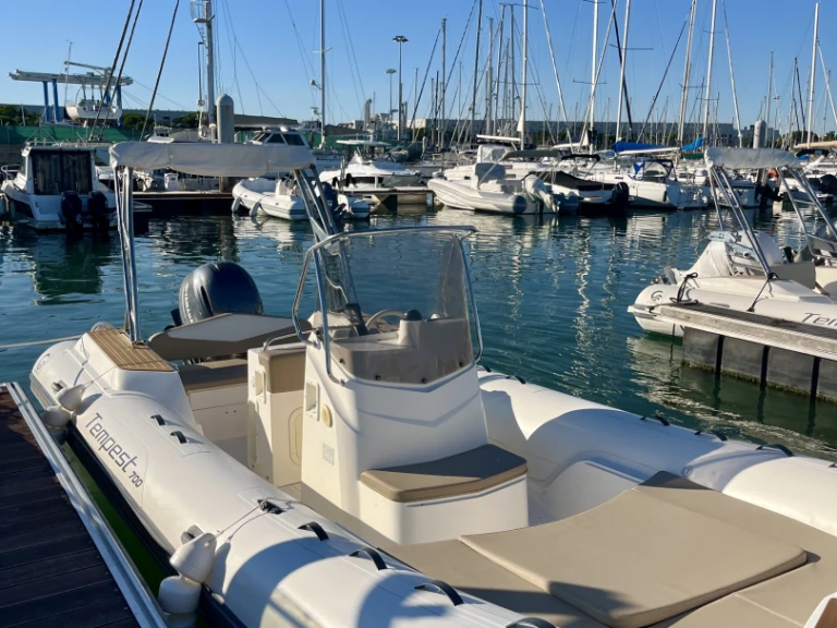 Huur RIB met of zonder schipper Capelli in Royan