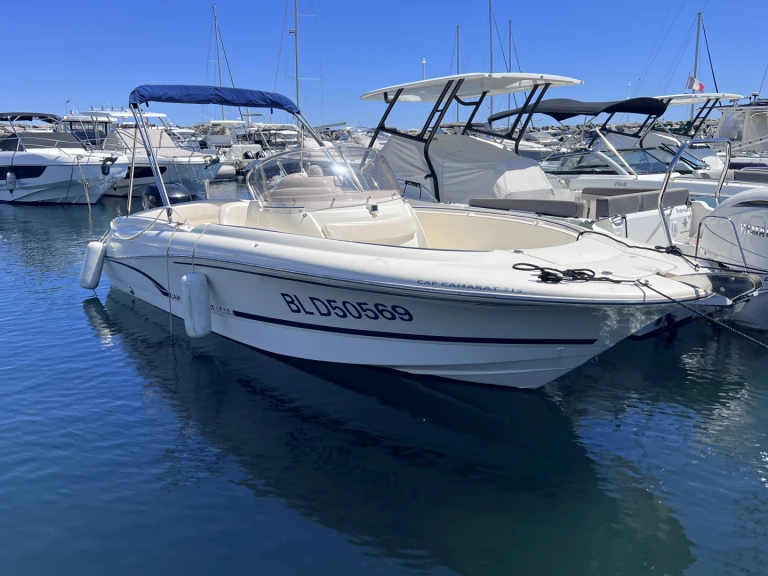 Bootverhuur Les Issambres goedkoop Jeanneau cap camarat 715
