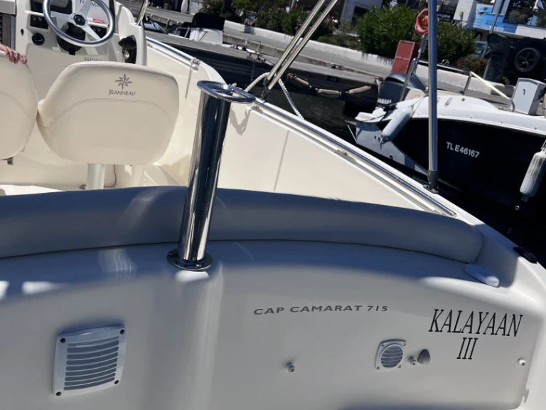 Bootverhuur Jeanneau Jeanneau cap camarat 715 in Les Issambres via SamBoat