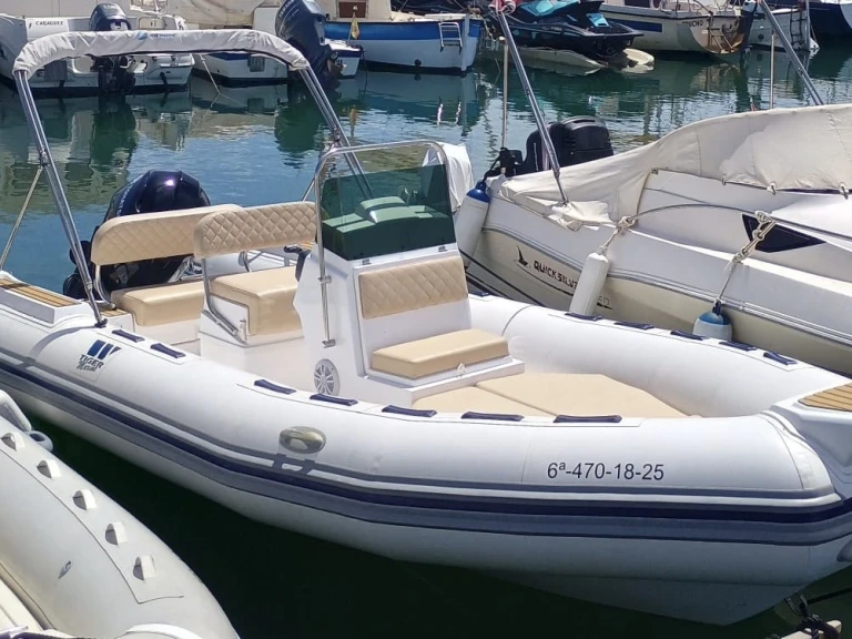 Huur een Tiger Marine 600 in Santa Eulària des Riu