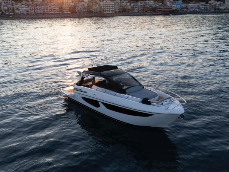 FIM REGINA 440 te huur van particulier of professional in Giardini-Naxos