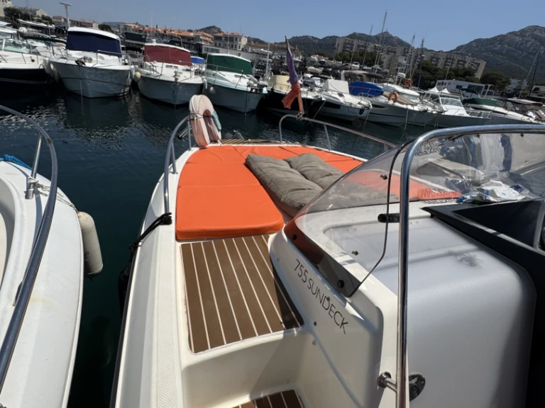Bootverhuur Quicksilver Activ 755 Sundeck in Marseille via SamBoat