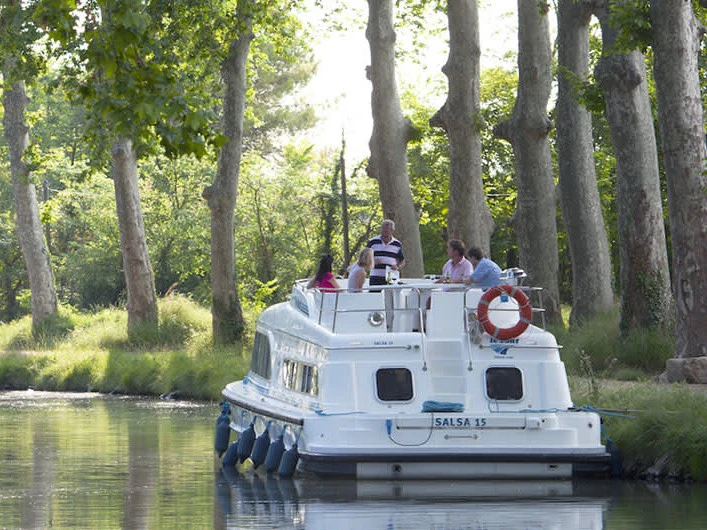 Motorboot te huur in Homps voor de beste prijs