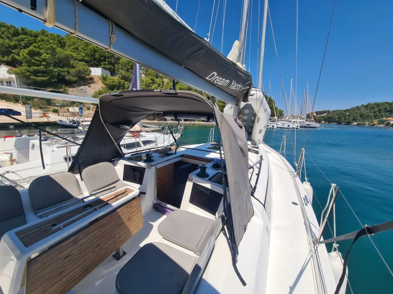 Bootverhuur Dufour Dufour 37 in Zaton via SamBoat