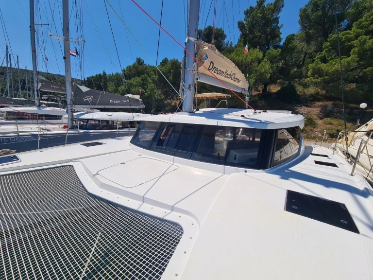 Jachthuur in Zaton - Fountaine Pajot Lucia 40 via SamBoat