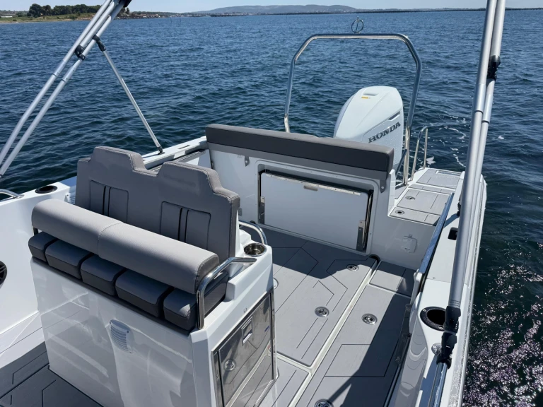 Huur Motorboot met of zonder schipper Jeanneau in Mèze