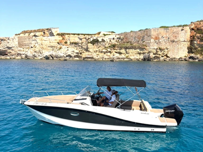 Quicksilver Activ 755 Sundeck te huur van particulier of professional in Mahon Port