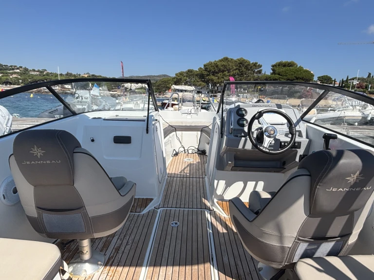 Verhuur Motorboot in Les Issambres - Jeanneau Cap Camarat 6.5 BR
