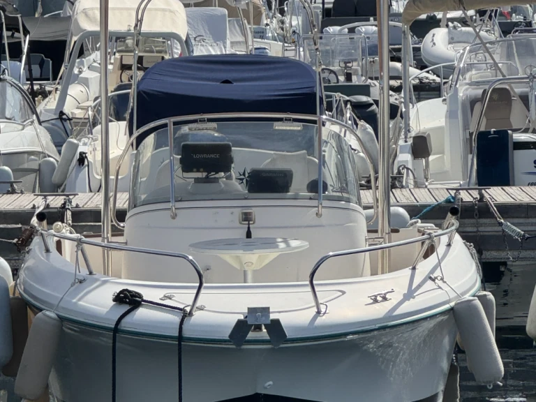 Verhuur Motorboot Jeanneau met vaarbewijs