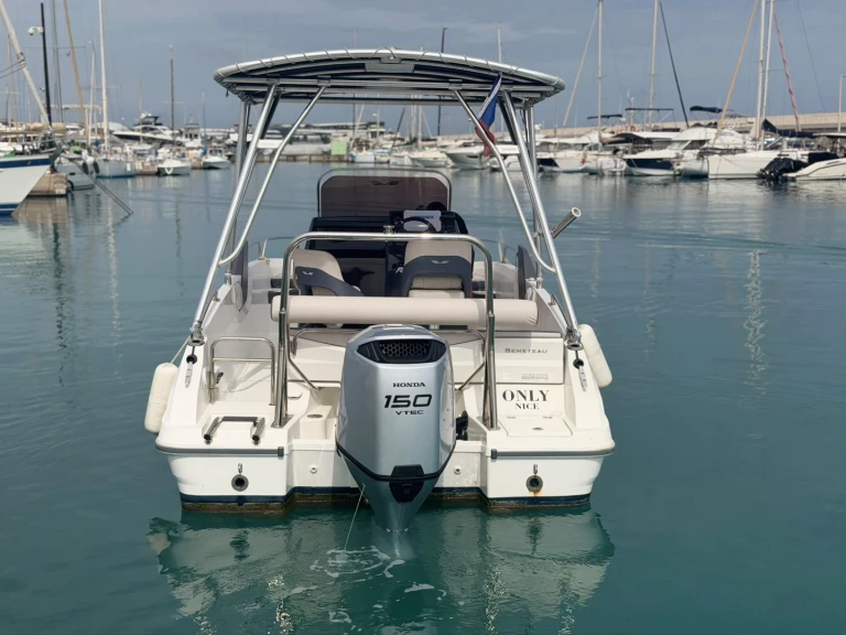 Motorboot te huur in Saint-Laurent-du-Var voor de beste prijs