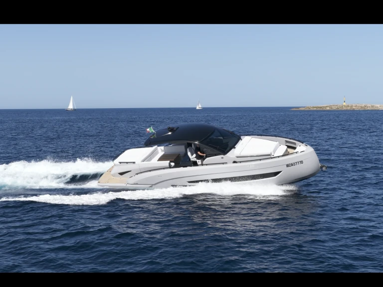 Motorboot te huur in Marina Botafoch voor de beste prijs