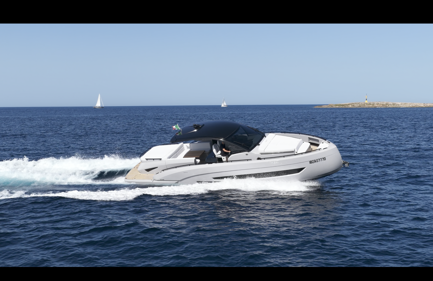 Motorboot te huur in Marina Botafoch voor de beste prijs