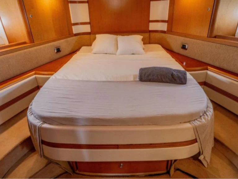 Huur een Baia Baia Aqua 54 in Marina Ibiza