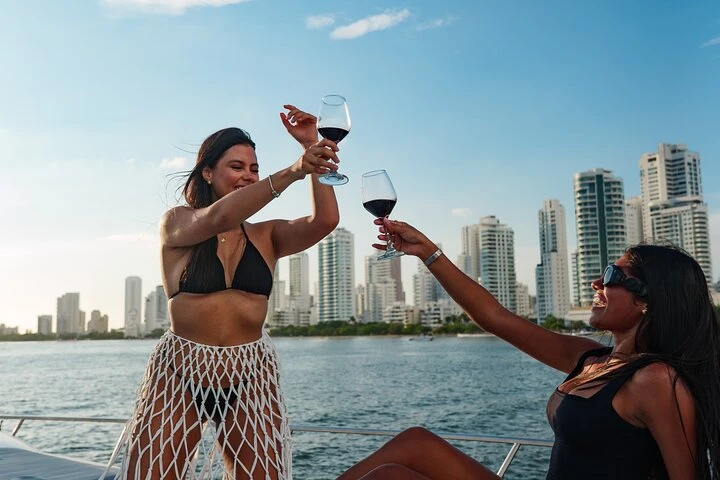 Catamaran te huur in Bahía de Cartagena de Indias voor de beste prijs