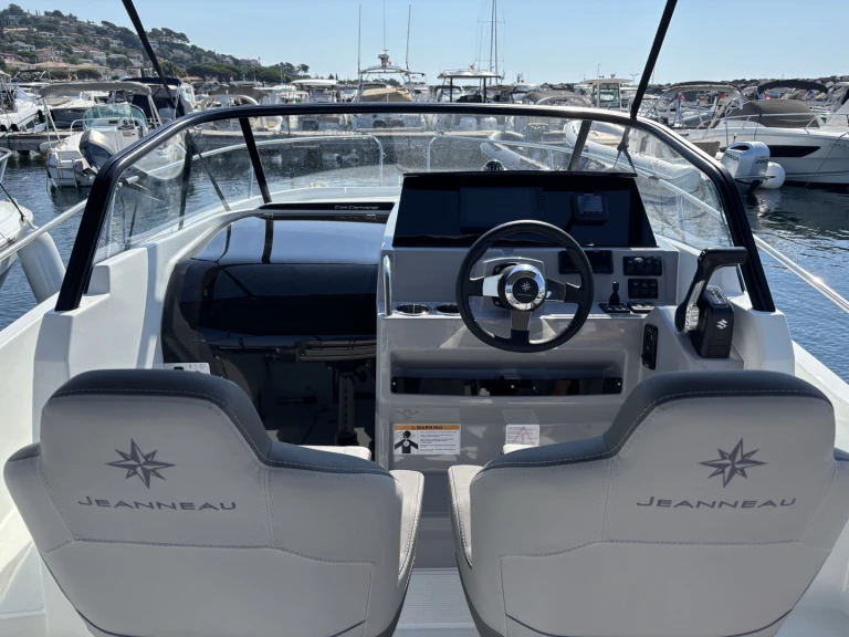 Bootverhuur Jeanneau Cap Camarat 7.5 WA in Frankrijk via SamBoat