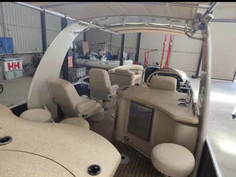 Verhuur Motorboot Pacific Craft met vaarbewijs