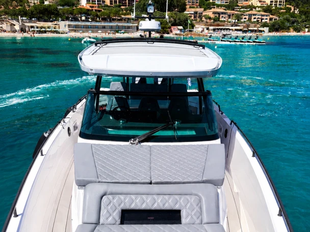 Huur Motorboot met of zonder schipper Axopar in Ajaccio