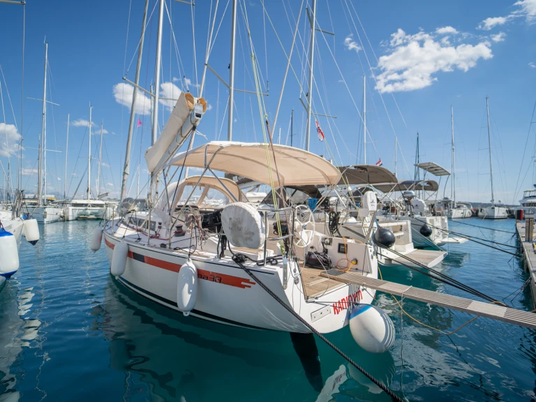 Huur een Salona Salona 38 in Kaštela